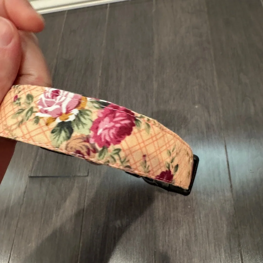 🎉HP🎊 Pet Fog Pink Floral Patterned Collar- Medium or Large Dog